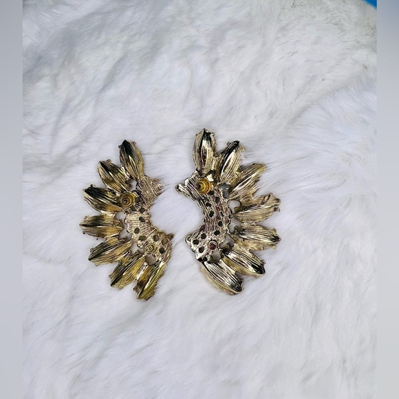 Vintage Style Crawler Statement Earrings Multi-Colored in Gold Tone Setting - Picture 9 of 9